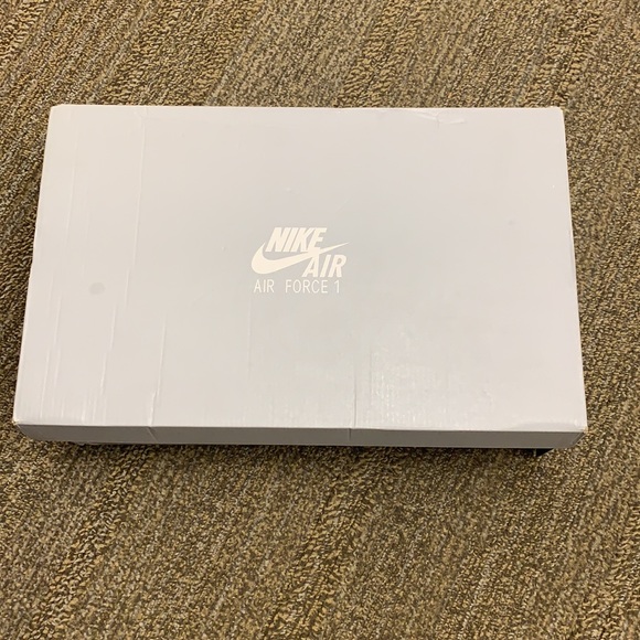 Athletic_Shoes